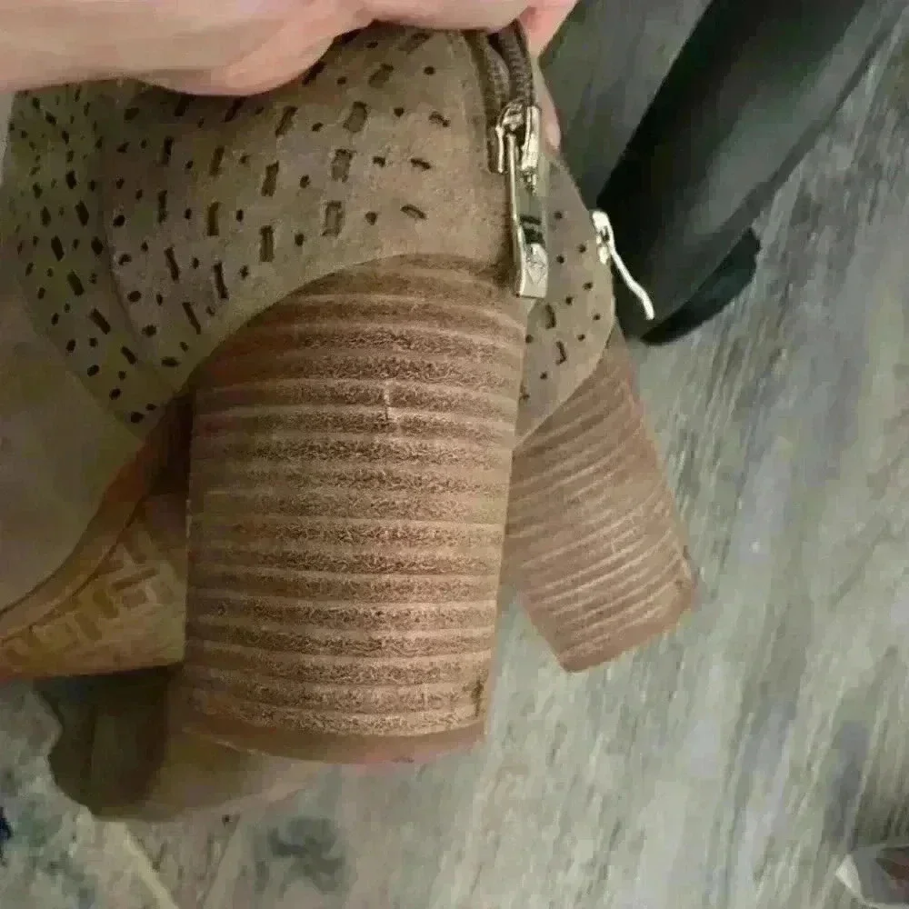 Antonio Melani cliffer Tuscan taupe cutout booties  peep toe 9.5